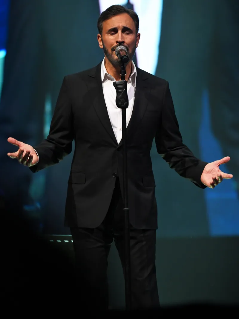 Kadim Al Sahir on stage at Haliç Congress Center, Istanbul, in a concert organised by ZOYCAR Events